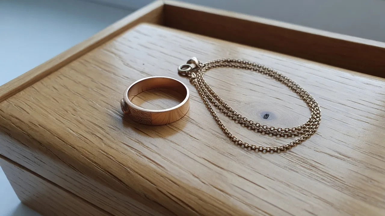 8ct 333 ring and chain for melt value